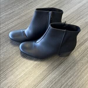 Good Guys Don't Wear Leather ankle boots Size 39/8.5